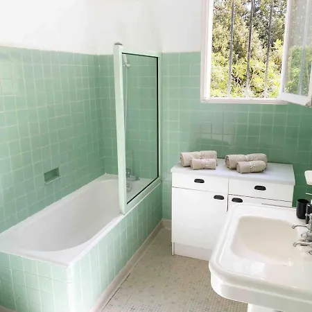 A Proximite De La De L'almanarre Villa