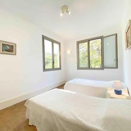 فيلة A Proximite De La De L'almanarre Hyères