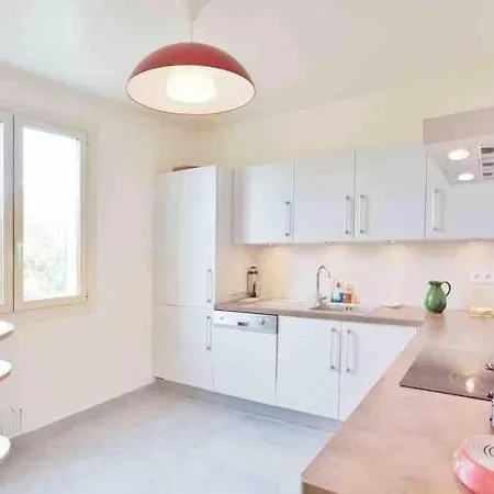 A Proximite De La De L'almanarre Hyères