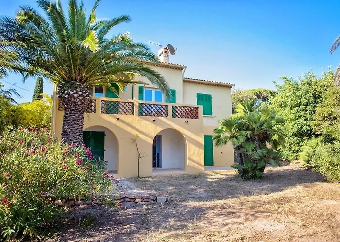 A Proximite De La De L'almanarre Hyères