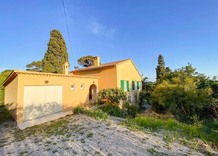 فيلة A Proximite De La De L'almanarre Hyères