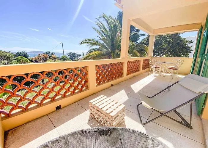 A Proximite De La De L'almanarre Hyères