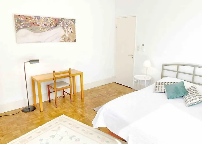 A Proximite De La De L'almanarre *